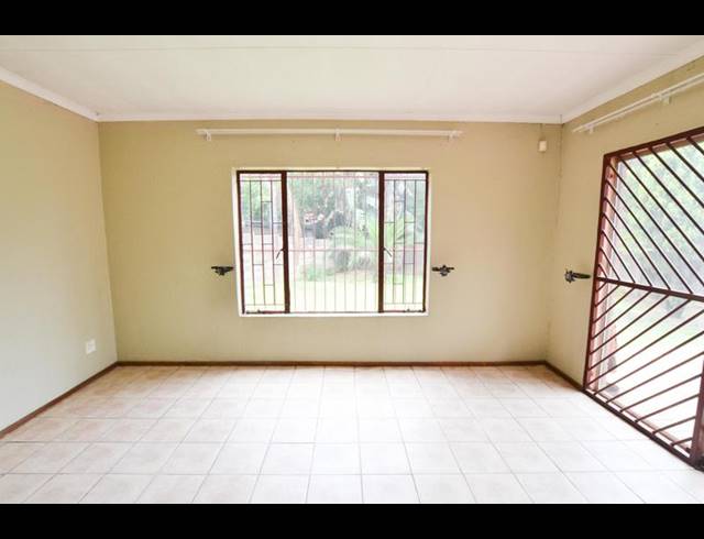 4 BEDROOM HOUSE FOR SALE IN HEUWELOORD